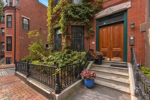 14 Upton St #PH, Boston, MA 02118