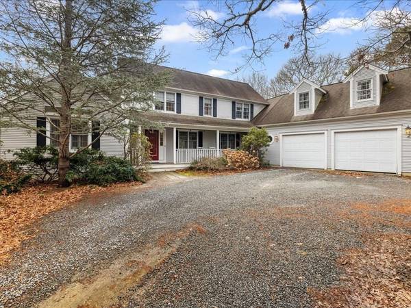 203 Cotuit Bay Dr, Barnstable, MA 02635