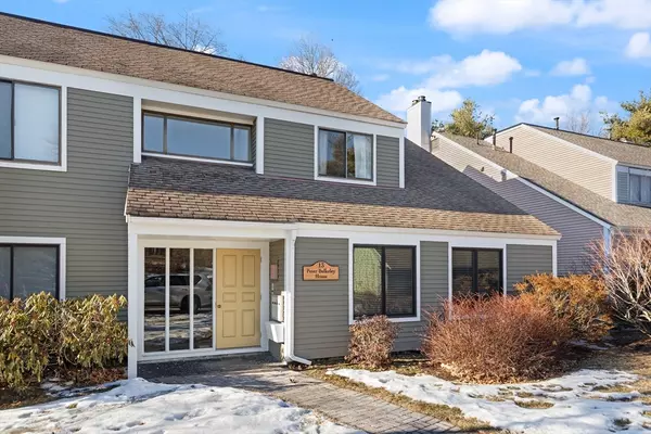 13 Concord Greene #7, Concord, MA 01742