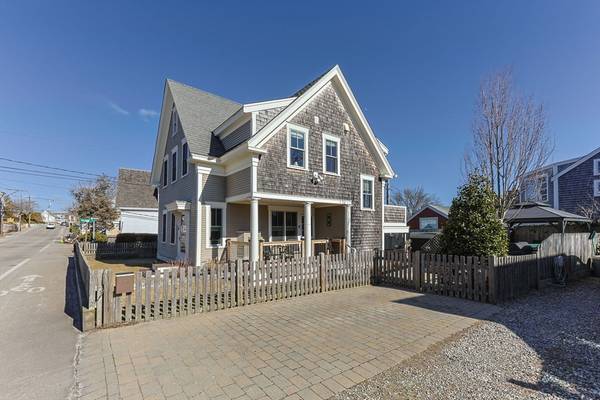 9 Bradford Street, Provincetown, MA 02657