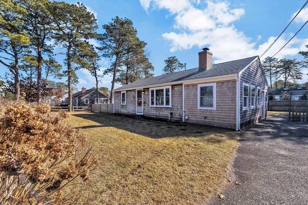 55 Cedar St, Yarmouth, MA 02664