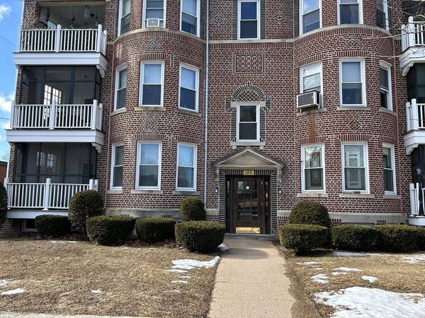 1723 Northampton #1L, Holyoke, MA 01040