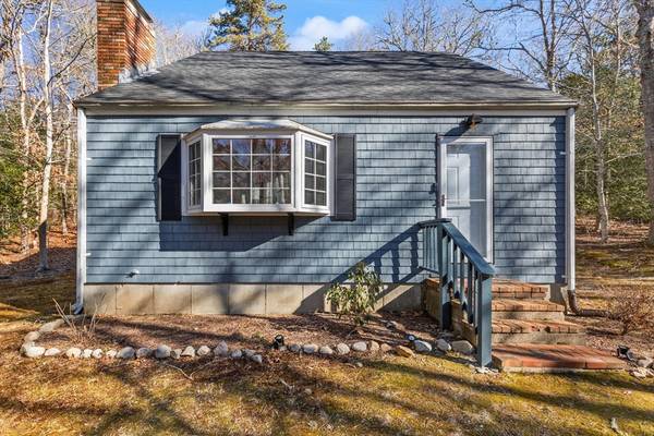 73 Deerfield Rd, Mashpee, MA 02649