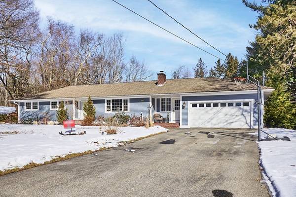 37 Chandler Rd, Andover, MA 01810