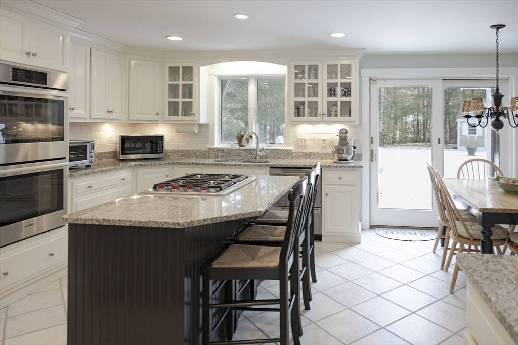 Barnstable, MA 02655,98 Bunker Hill Rd