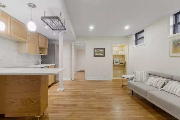 Boston, MA 02215,857 Beacon St #B4