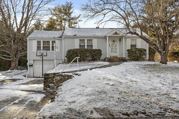 74 South St, Auburn, MA 01501