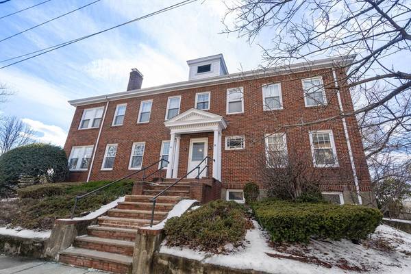 6-8 Lenglen Rd #1, Newton, MA 02458