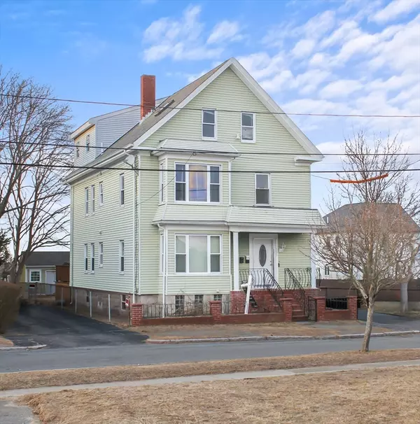 201-203 Buchanan St, New Bedford, MA 02746