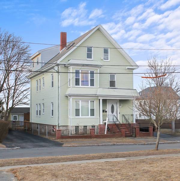 201-203 Buchanan St, New Bedford, MA 02746