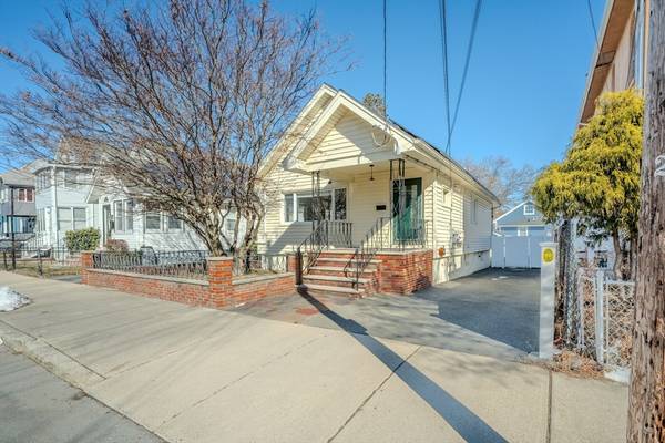 60 Englewood Ave, Everett, MA 02149