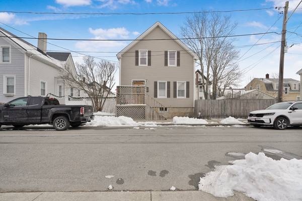 14 Spruce St, New Bedford, MA 02740