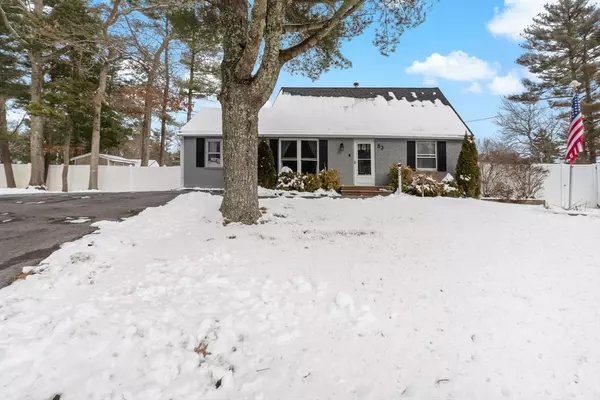 53 Dolan Cir, Taunton, MA 02718