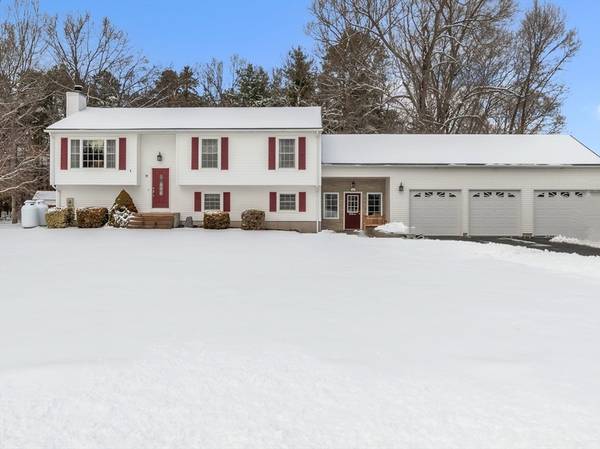 11 Crystal Dr, Southwick, MA 01077