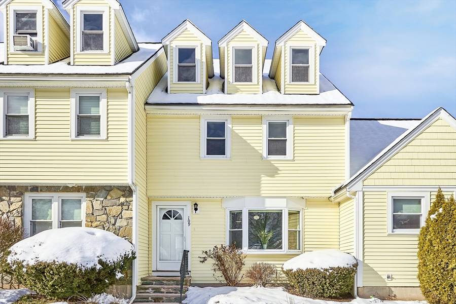 109 Merrimack Meadows Ln #123, Tewksbury, MA 01876