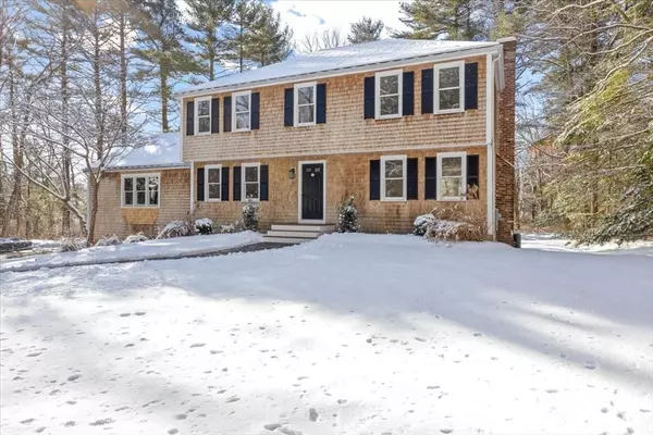 16 Forge Way, Duxbury, MA 02332