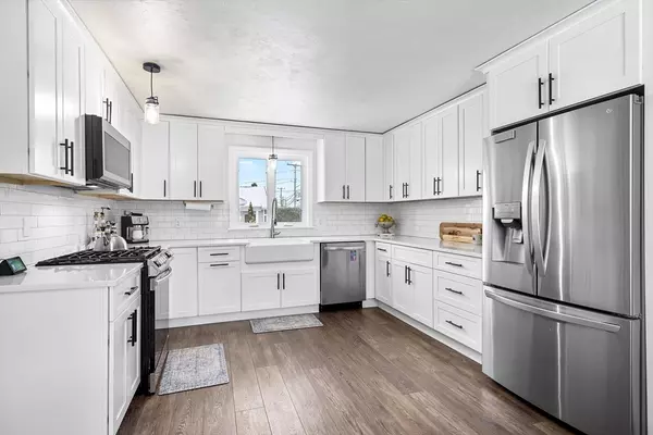 Fairhaven, MA 02719,205 Sconticut Neck Rd