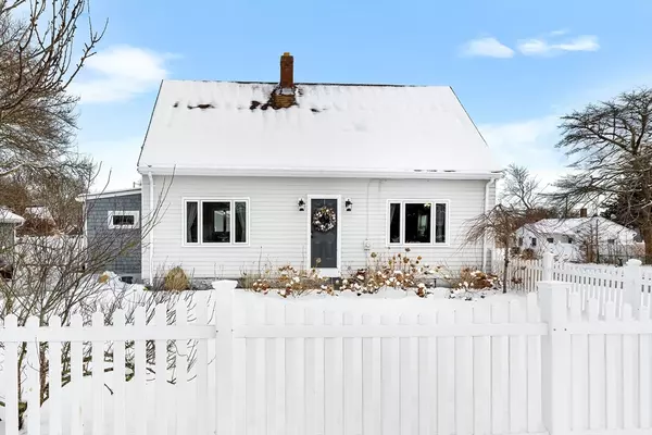 205 Sconticut Neck Rd, Fairhaven, MA 02719