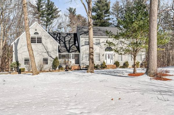 47 Village Woods Rd, Haverhill, MA 01832