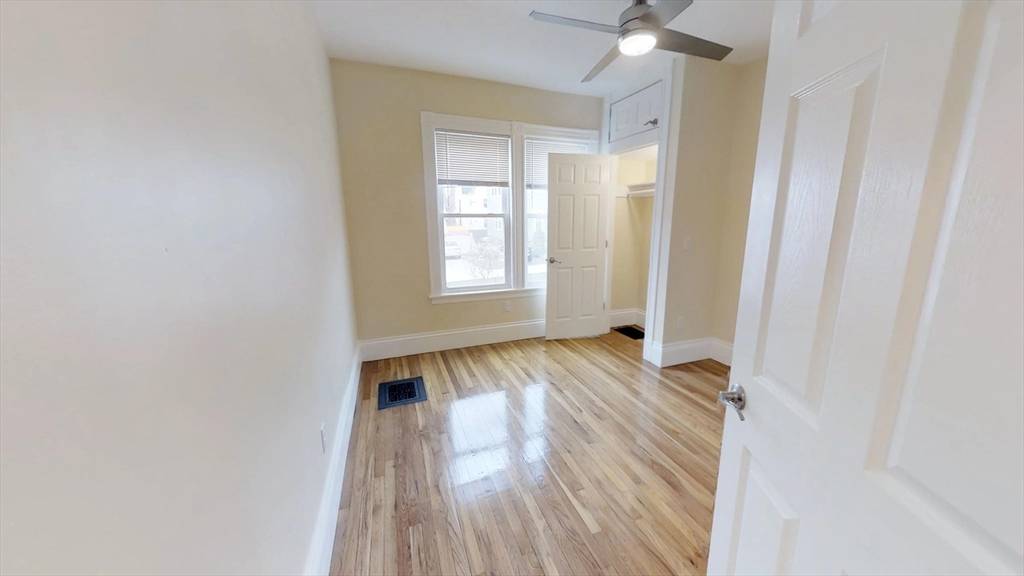 Somerville, MA 02144,89 Morrison Ave #1L