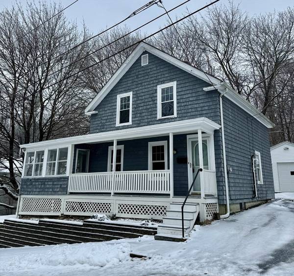 2 Parent St, Spencer, MA 01562