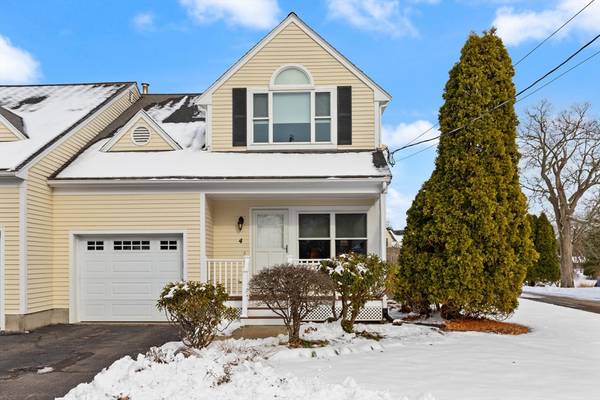 4 Evergreen Cir #4, Norwood, MA 02062