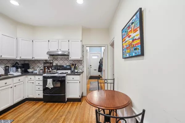 Brookline, MA 02445,16 Henry #Apt. 1