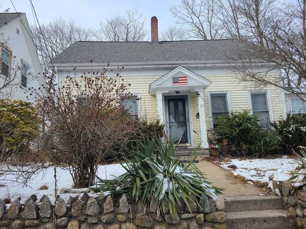 27 W Water St, Rockland, MA 02370