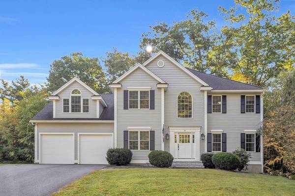 16 Pierce St, Pepperell, MA 01463