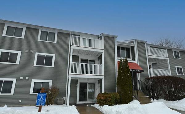 9 Silver Hill Ln #17, Natick, MA 01760