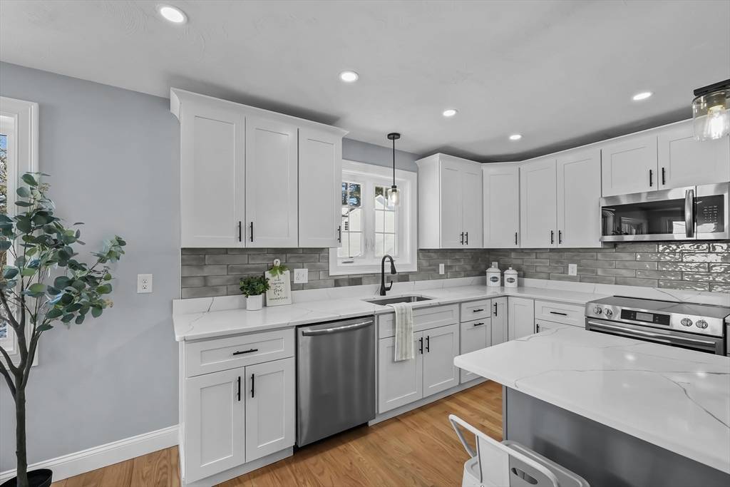 Attleboro, MA 02703,123 West St