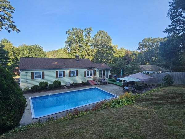 22 Saddleback Hill Rd, Bellingham, MA 02019