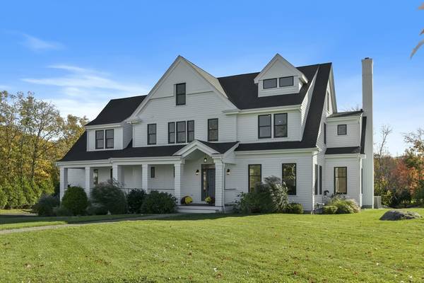 45 Ocean Ledge Dr, Cohasset, MA 02025