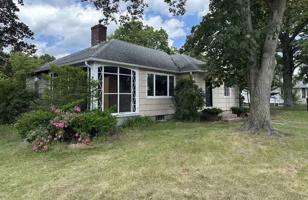 32 White St, Ludlow, MA 01056