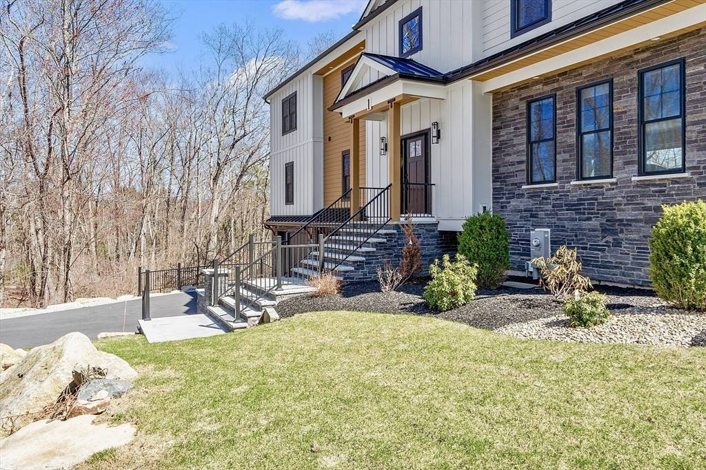 1 Whisper Way, Hopkinton, MA 01748