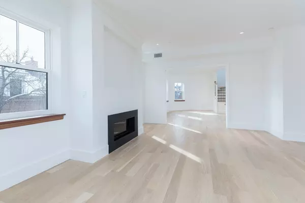 Boston, MA 02118,2A-4A Milford St. #4