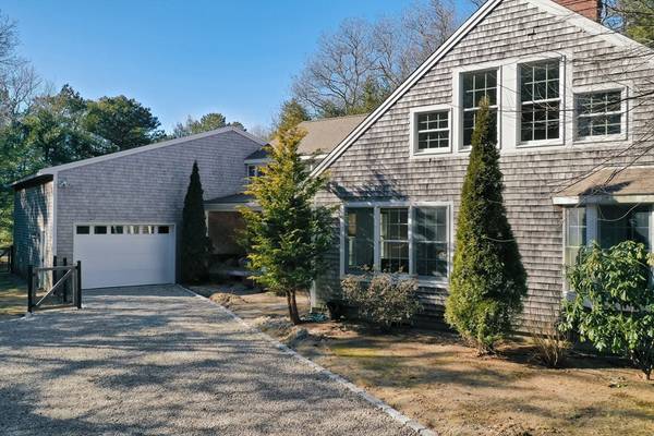 21 Smilin Jack Lane, Falmouth, MA 02536