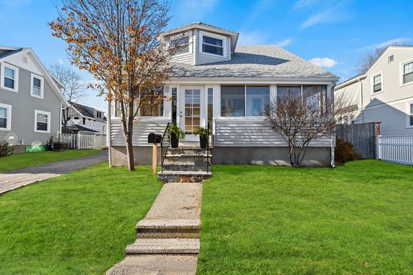 21 Poplar Rd, Quincy, MA 02169