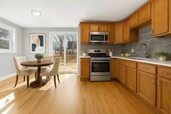 301 Longhill Ave, Somerset, MA 02726