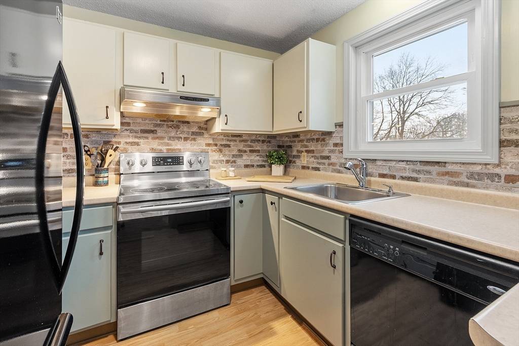 Winchendon, MA 01475,20 Banner Place #9C