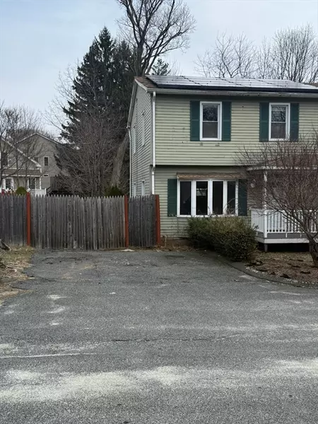 38 Goddard Memorial Dr, Worcester, MA 01603