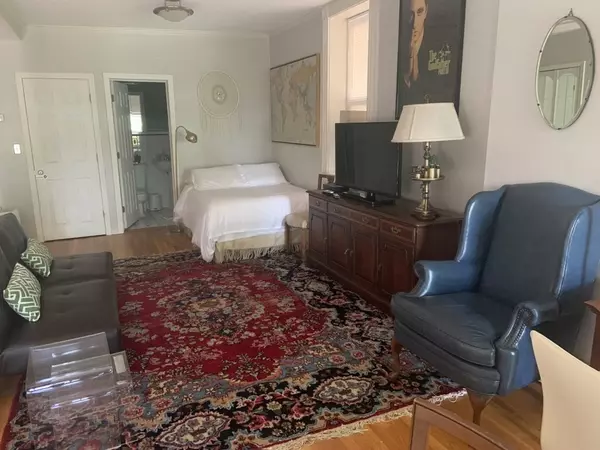 Boston, MA 02127,60 Thomas Park #1
