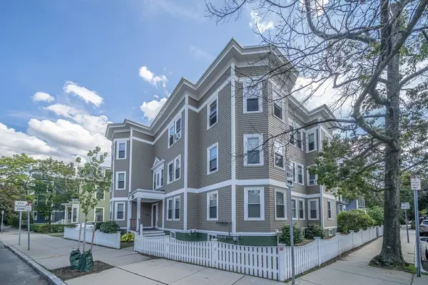 1590 Cambridge St #5, Cambridge, MA 02138