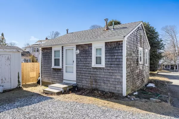 Falmouth, MA 02540,48 Walker St