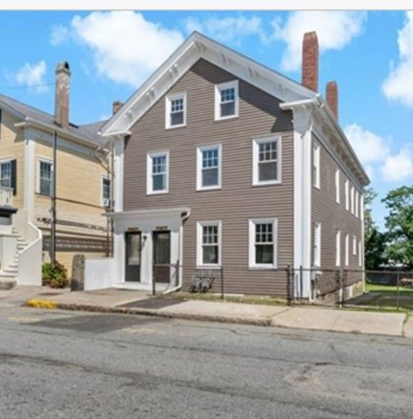 1540 Purchase St #2, New Bedford, MA 02740