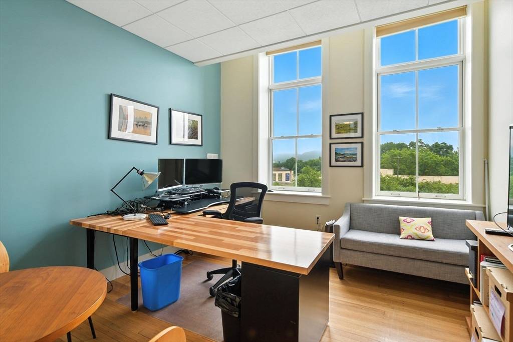 150 Main St, Northampton, MA 01060