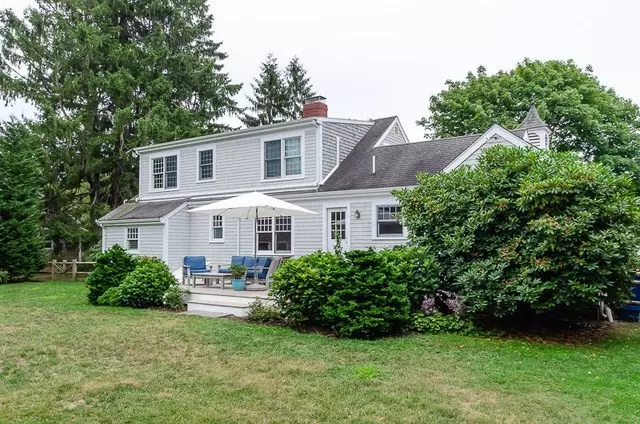 29 Pine Island Rd, Mattapoisett, MA 02739