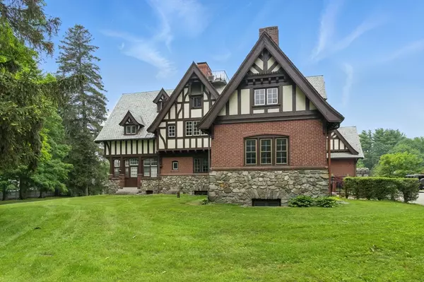 Salem, NH 03079,80 Pond St #4