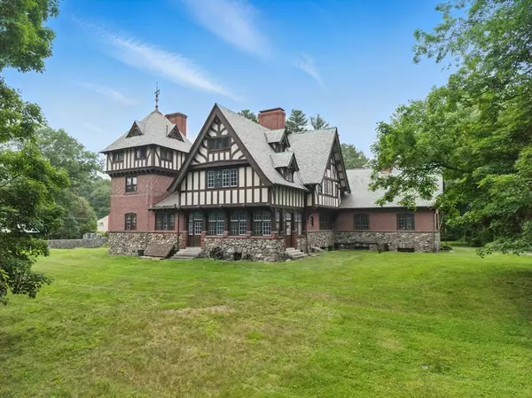 Salem, NH 03079,80 Pond St #4