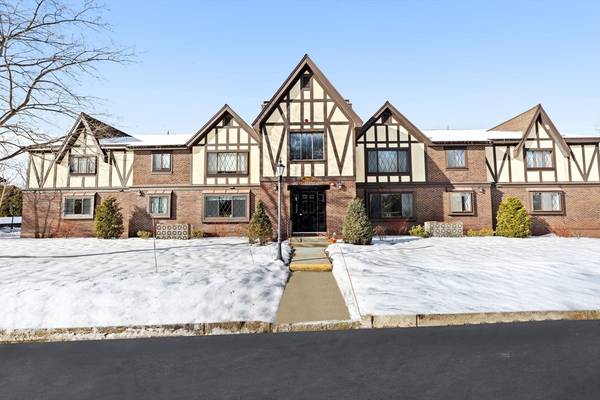 4 Royal Lake Dr #3, Braintree, MA 02184